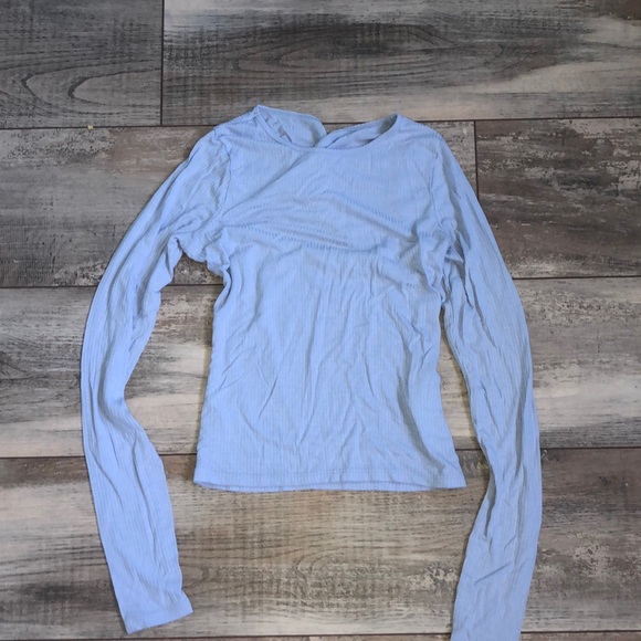 The couple is bluish, purple. - Picture 1 of 2